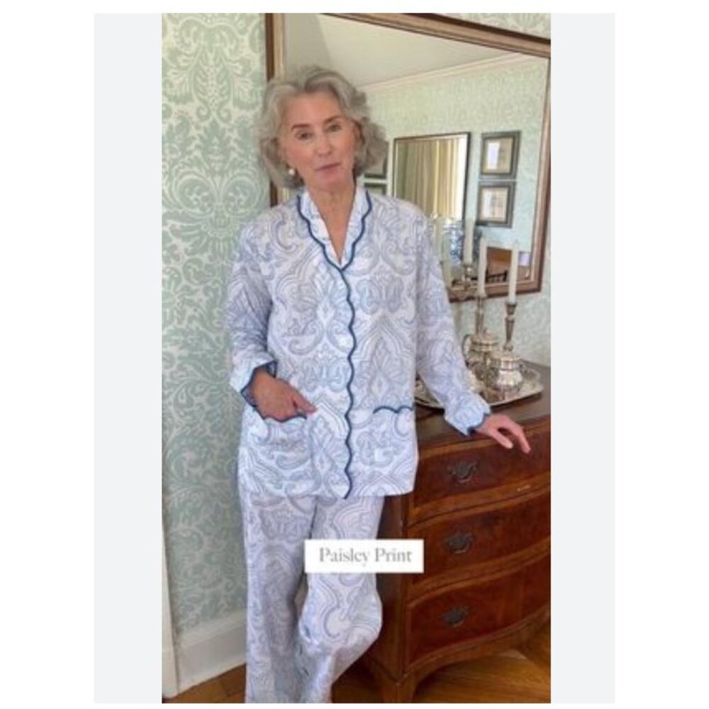 Heidi Carey Pajama Set Womens Small Blue Paisley Long Sleeve Capri Scallop PJs